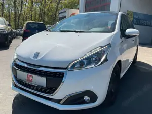 Peugeot 208 Signature 1.2 LED PDC Pano SHZ Klima