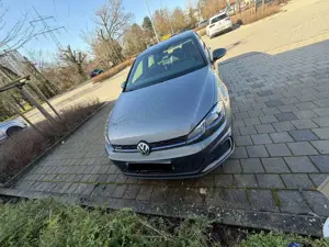 Volkswagen Golf GTE Golf VII Hybrid 5-Türer 1.4 Plug-In-Hybrid DSG Bild 2
