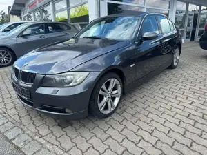 BMW 330 330i xDrive-TÜV bis 10.2026-Technisch Top-