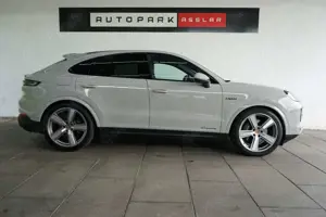 Porsche Cayenne Coupe E-Hybrid Kreide/MY25/SpAbgas/22z