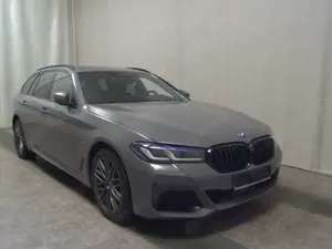 BMW 530 e Touring xDr M-Sport Laser Pano Navi HuD AHK Bild 4