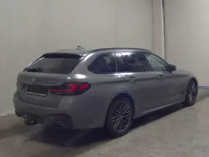 BMW 530 e Touring xDr M-Sport Laser Pano Navi HuD AHK Bild 5