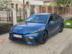 Toyota Camry 2.5 Executive 2025 - ACC LED SCHIEBEDACH