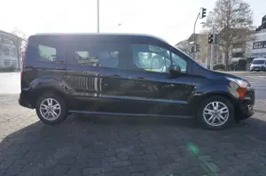 Ford Grand Tourneo Bild 4