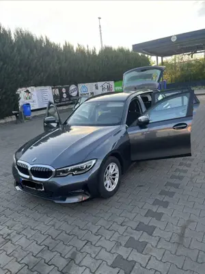 BMW 318 318d Touring Aut. Advantage