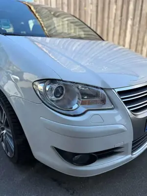 Volkswagen Touran 1.4 TSI Highline Bild 3