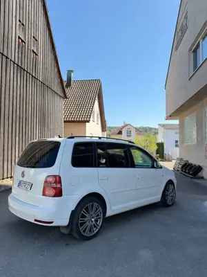 Volkswagen Touran 1.4 TSI Highline Bild 5