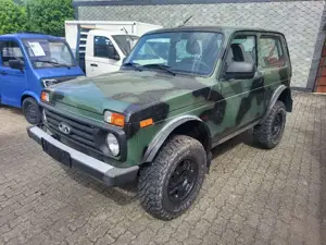 Lada Niva 1.7i 4x4 BRONTO+CAMOUFLAGE+AHK+AT-REIFEN