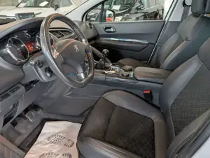 Peugeot 3008 3008 BlueHDi 150 FAP Allure Bild 3