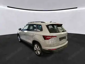 Skoda Karoq Style 2.0 TDI 6-Gang LED Navi RFK GRA SHZ Bild 5