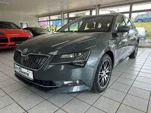 Skoda Superb Combi Style 4x4*PDC*Tempo*SHZ*Kamera*DAB*