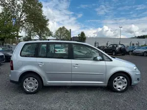 Volkswagen Touran Trendline *AUTOMATIK*NAVI*XENON*AHK*KLIMA