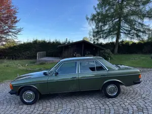 Mercedes-Benz 300 D W123 rostfrei Schalter 3.Hand!