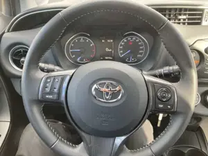 Toyota Yaris Y20 Club ALU Klima SHZ Bild 5