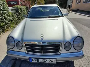 Mercedes-Benz E 240 E 240Elegance