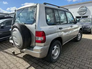 Mitsubishi Pajero Pinin 5-Türig Bild 5
