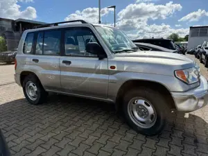 Mitsubishi Pajero Pinin 5-Türig Bild 4