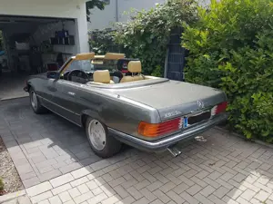 Mercedes-Benz SL 280 R 107