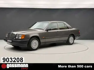 Mercedes-Benz 200 Limousine W124