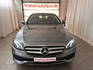 Mercedes-Benz E 200 Limousine Avantgarde 4Matic 2 J Garantie Bild 3