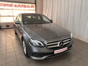 Mercedes-Benz E 200 Limousine Avantgarde 4Matic 2 J Garantie Bild 2