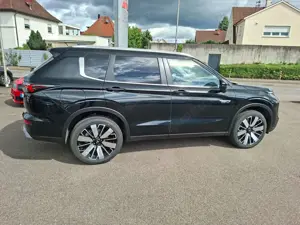Mitsubishi Outlander Outlander 2.4 4WD Plug-In Hybrid Intro Edition Bild 4