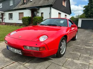 Porsche 928