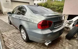 BMW 320 BMW E90 320d Bild 2
