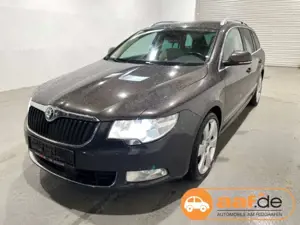 Skoda Superb Combi 2.0 TDI DSG Elegance Leder Xenon Navi