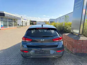 Hyundai i30 1.0 T-GDI DCT Trend Navi Kamera Sitzhzg Bild 2