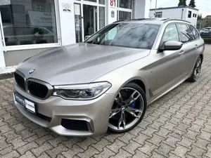 BMW M550 d Touring xDrive *Pano*LED*HUD*HK*ACC* Bild 3