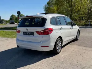 BMW 216 Bild 5