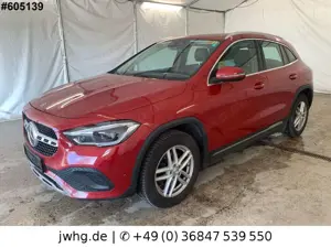 Mercedes-Benz GLA 200 4M Style Multib Distr+Widescr StndHz Kam