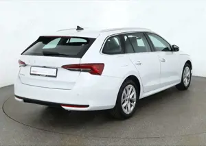 Skoda Octavia Combi 2.0TDI DSG LED ACC Navi Kamera AHK Bild 5