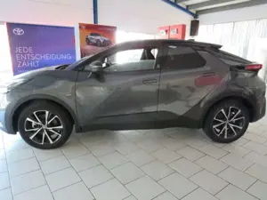 Toyota C-HR+ Hybrid 4x2 Team Deutschland Bild 4