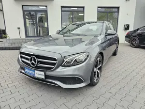 Mercedes-Benz E 200 Sportpaket LED RFK NAVI AHK TEILLEDER