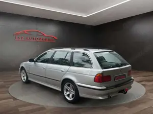 BMW 528 i A Touring*XENON*NAVI*PDC*SHZ*S-DACH*TOP Bild 3