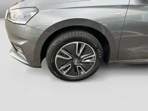 Skoda Fabia 1.5 TSI DSG Tour Virtual Cockpit Navi LED Bild 5