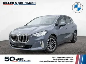 BMW 220 i Active Tourer Luxury Line AHK+NAVI+KLIMA