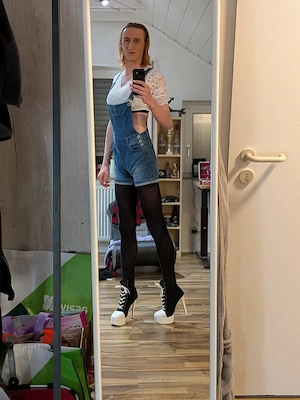 Du hast Lust auf eine TV Femboy?