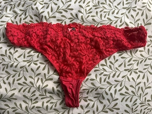 Schöner roter Slip 