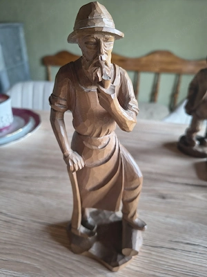 Holzfiguren  Bild 3