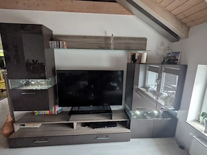 Moderne Wohnwand Hochglanz braun Eiche, super Zustand 