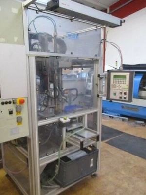 Schraubautomat Weber CNC mit 2 Vibrationsförderern ( Inbus M8+Unterlegscheibe) Bild 3
