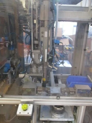 Schraubautomat Weber CNC mit 2 Vibrationsförderern ( Inbus M8+Unterlegscheibe) Bild 2