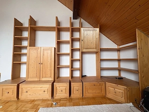 Schrank-Regalwand