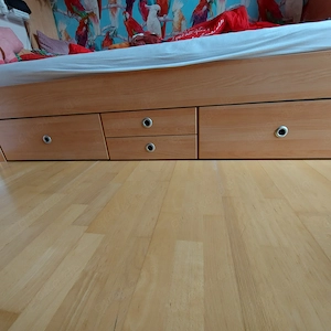 Kojenbett mit Hängeregal von Welle Möbel  Buchefarben