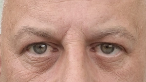 Kräftig gebauter Mann sucht 