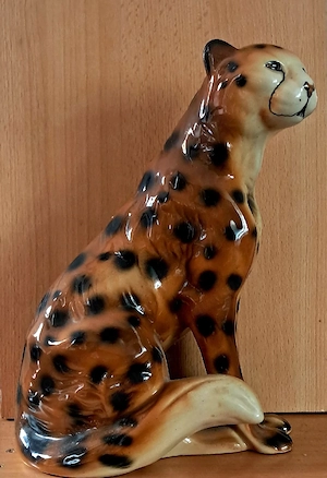 Gepard-Porzelanfigur