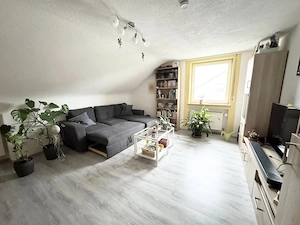 Charmante 4-Zimmer DG-Wohnung mit eigenem Garten+Garage+Stellplatz in TOP Lage in Illertissen!